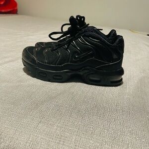 Nike Kids Black Sneakers